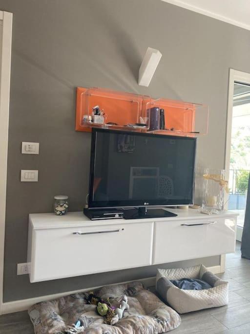 Appartamento Bersaglio Costa Volpino Esterno foto